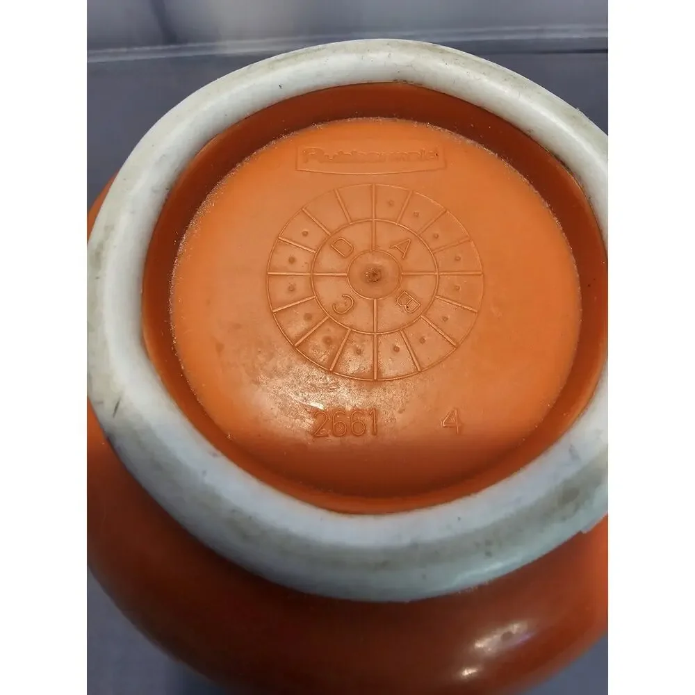 Vintage Orange Rubbermaid #2661 1.5 Quart 6-Cup Grip N Mix Batter Bowl Measuring